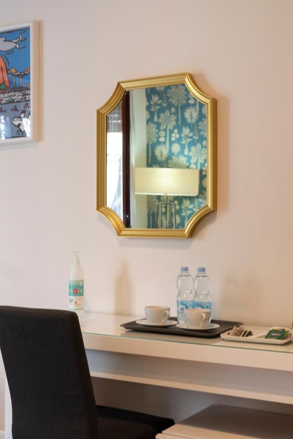 Room 66 เนเปิลส์ ภายนอก รูปภาพ